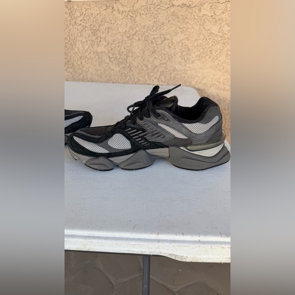 New Balance Men's Black and Gray Athletic Shoes Size 10 - Picture 6 of 9